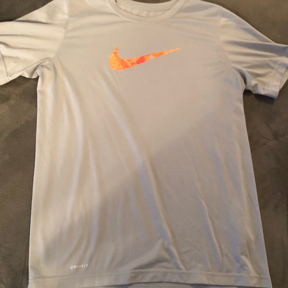 Youth Nike dri fit t shirt size XL